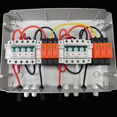 Caja de protecciones CC 2 entradas 2...